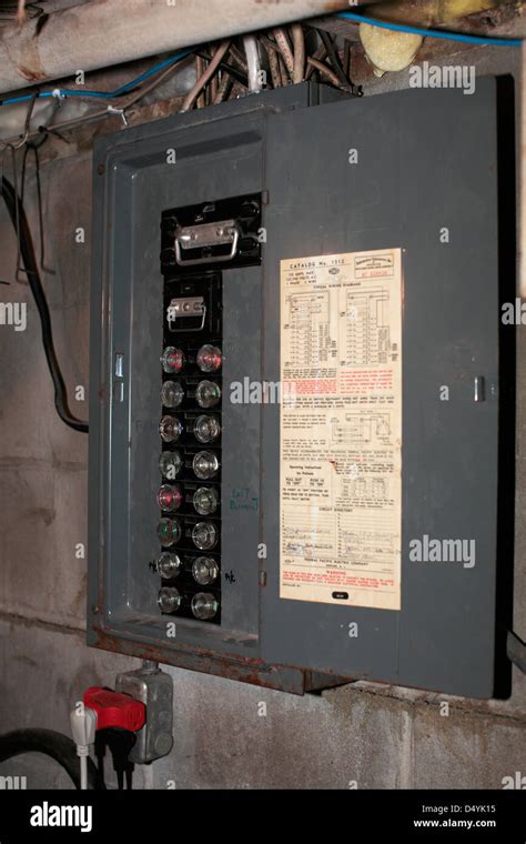 are old electric fuse boxes illegal|are fuse boxes safe.